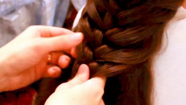 Плетение кос-Объемная коса из трех прядей