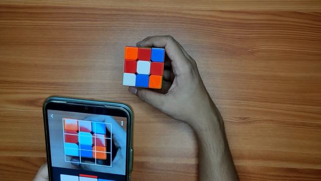 How To SOLVE RUBIK'S CUBE using Mobile Phone in Hindi смотреть онлайн