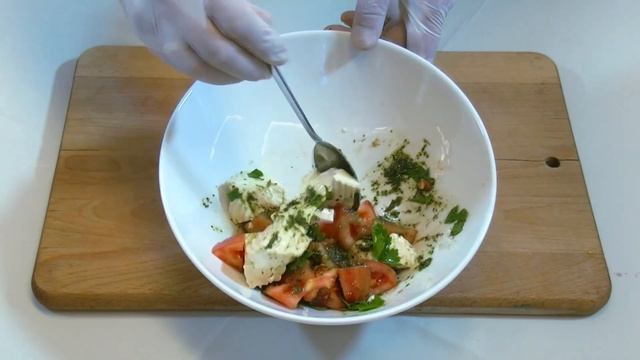 Сыр, томаты и песто — рецепт салата. #RFM смотреть онлайн