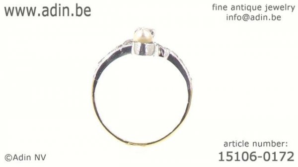 Antique romantic ring with diamonds and pearl. (Adin reference: 15106-0172)