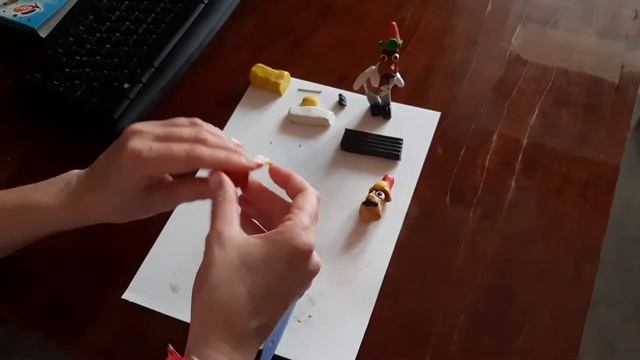 Лепим пожарного из пластилина смотреть онлайн