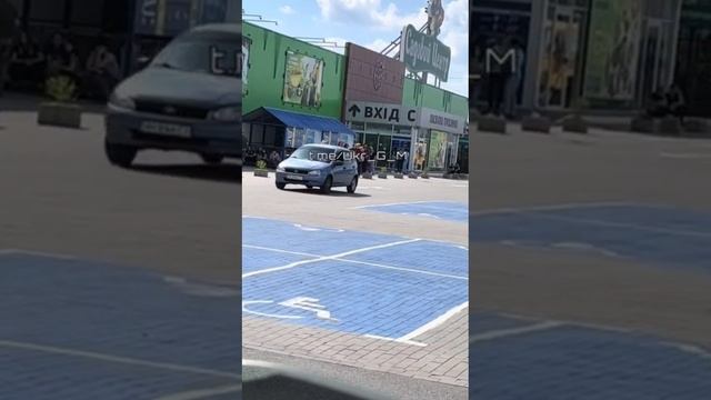 [ Альбом ]
Мобилизация в Украине тем временем продолжается. Людей просто ловят на улице и там же вы смотреть онлайн
