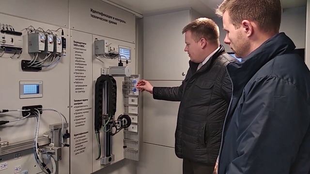Крутой выставочный фургон компании FESTO
