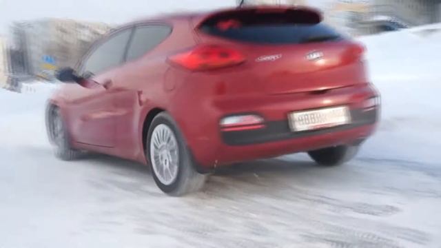 Kia Pro Cee'd смотреть онлайн