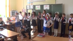 Инсценировка песни «Бескозырка» учащимися 3 «В» класса.