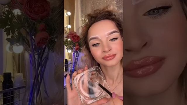 КАК ПОКРАСИТЬ БРОВИ??? #shorts #макияж #лайфхаки смотреть онлайн