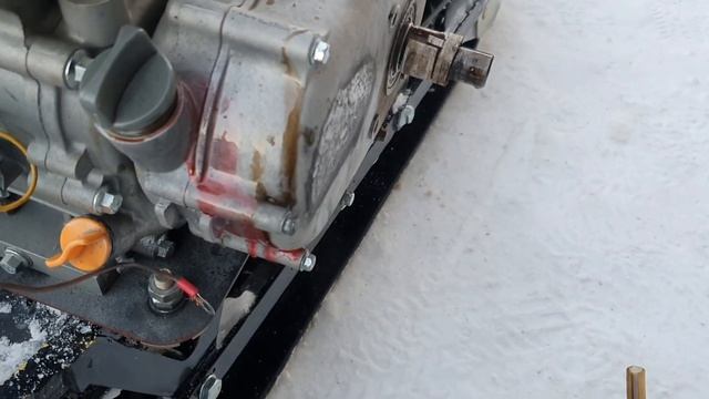 Ремонт мотоснегоката. Обрыв подушки двигателя. смотреть онлайн