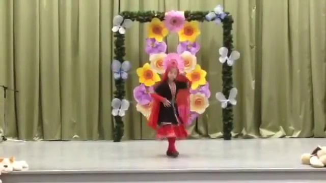 Короткий отрывок горского танца в школе на 8 Марта 1-Ый класс смотреть онлайн