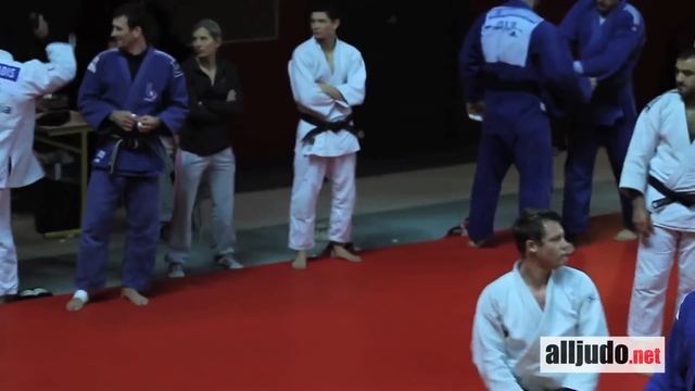 Teddy Riner fouetté par Ilias Iliadis смотреть онлайн