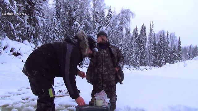 ПРОВАЛИЛИСЬ ПОД ЛЕД! / НОЧЕВКА В -30 В ПАЛАТКЕ! / РЫБАЛКА НА ХАРИУСА 2019 / Наедине с тайгой смотреть онлайн