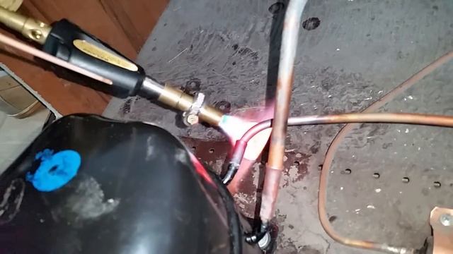 ЗАМЕНА КОМПРЕССОРА ХОЛОДИЛЬНОЙ УСТАНОВКИ смотреть онлайн