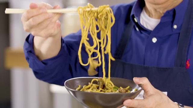 Chopsticks 101: A Beginner's Guide | Hunger Pangs Quick Tips смотреть онлайн