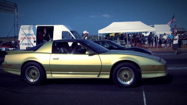 Chevrolet Corvette C6 ZR1 Vs. Pontiac Trans-Am Nitro смотреть онлайн