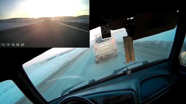 Покатушки зимой на турбоваз 2114! Сперва он мне мешался! А потом он, газку прибавил! Итог нулевой! смотреть онлайн