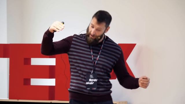5 grandi lezioni per ampliare la propria comfort zone | Dino Lanzaretti | TEDxSchio смотреть онлайн