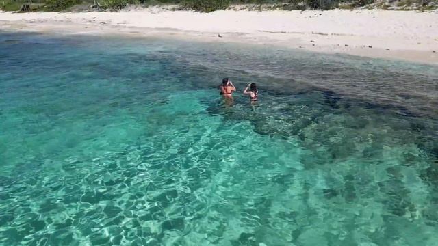 Discover the Secret Beach Getaway: Malcolm's Beach Road, Turks and Caicos Travel Vlog смотреть онлайн