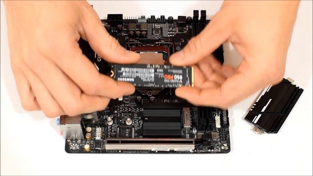 GIGABYTE Z370N WIFI + i5 - 8600k base & OC (unboxing, review, benchmarks) смотреть онлайн