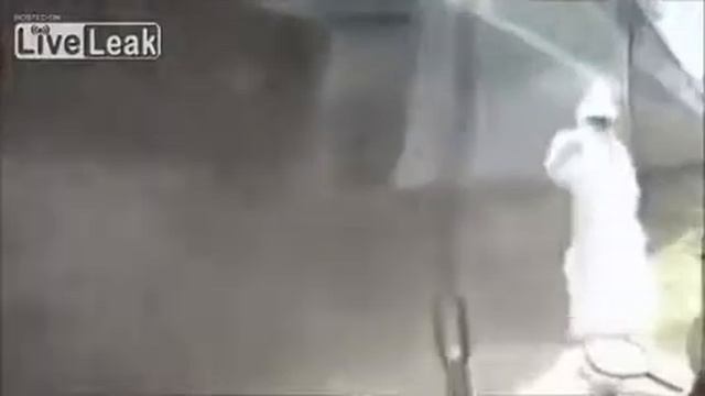 Смешной мужик против поезда смотреть онлайн