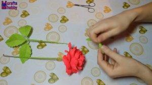 Розы из гофрированной бумаги. Подборка: пышная роза/вывернутая роза/роза с конфетой/ своими руками