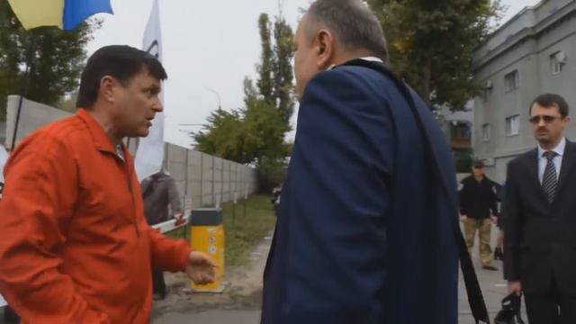 Присесть нельзя помиловать. Казакова в тюрьму! смотреть онлайн