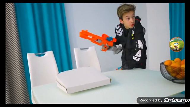 Артур и Давид пицца Spider Man в мире