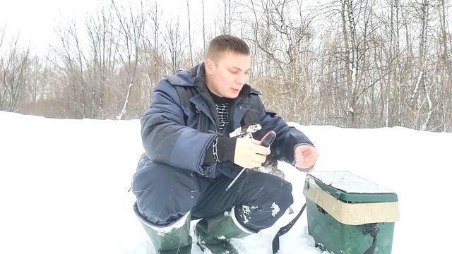 зимняя рыбалка / установить ножи на ледобур / надежное крепление / подготовка ледобура смотреть онлайн