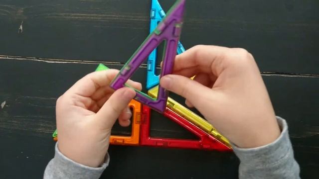 Simon explains Sphere Morphing using Magformers triangles смотреть онлайн