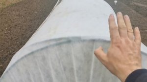 Правильная Установка Дуг на гряде для лучшего Натяжения плёнки Спанбонда Лутрасила чтобы не провиса