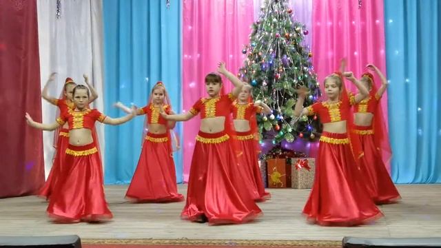 СВТ "Амарант" - Младшая гр. - танец Индия Новогоднее поздравление с Новым 2021 годом! с. Боровиха смотреть онлайн