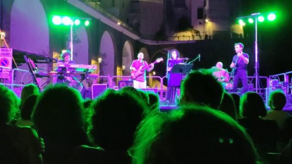 cavallo bianco - Antonella Ruggiero