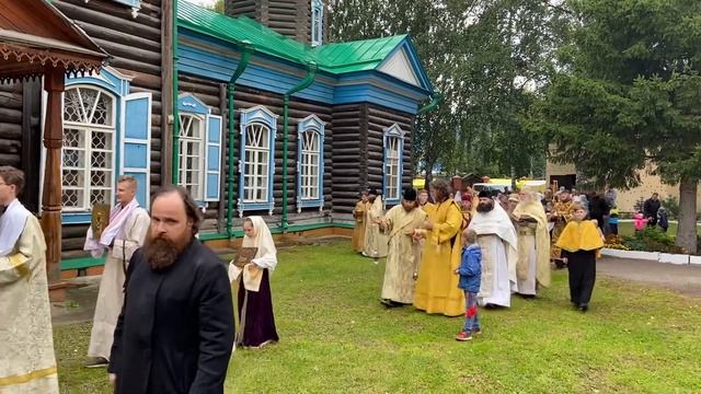 Крестный Ход Престольный праздник храма Успения Пресвятой Богородицы смотреть онлайн