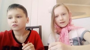 Челлендж,мальчик красит губы и я в платке, как бабушка!?