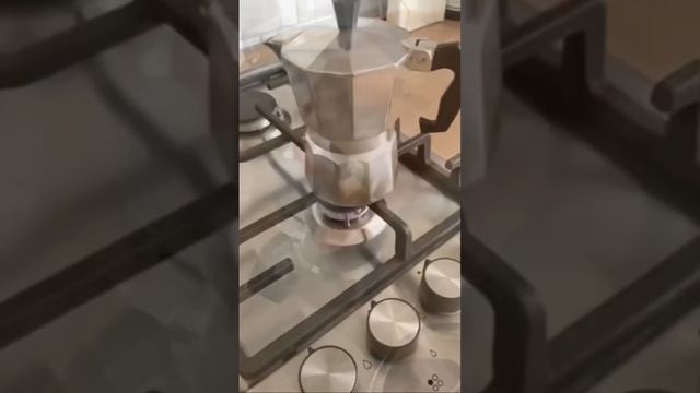 Варю кофе в гейзерной кофеварке смотреть онлайн