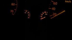 почему моргает лампочка на приборной доске рено логан ?