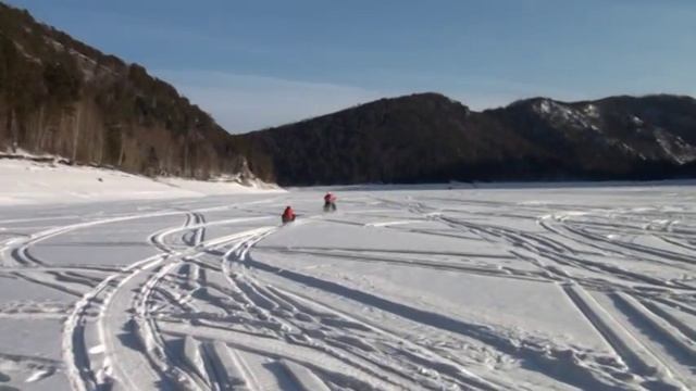 Девушки и снегоход Динго-150 смотреть онлайн