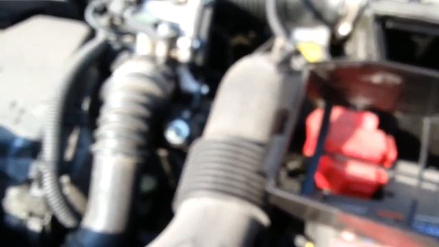 Dacia Duster 1.5 dCi - Air filter change смотреть онлайн