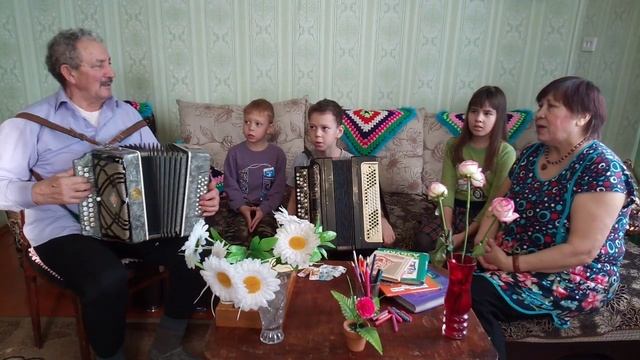 Маленькой ёлочке холодно зимой смотреть онлайн