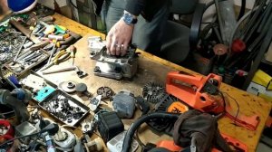 Замена коленвала на китайской бензопиле.