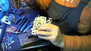 Экономичный карбюратор  начинается с заслонок