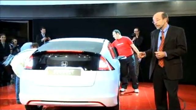 2010 Honda Insight - CAR And DRIVER
