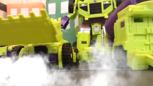 Transformers Stop Motion [Combiner Wars]Pt2 Devastator vs Defensor Stop Motion смотреть онлайн