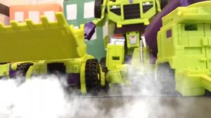 Transformers Stop Motion [Combiner Wars]Pt2 Devastator vs Defensor Stop Motion