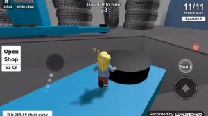 Играю прятки в роблокс это игра моя любимая/Вики шоу play