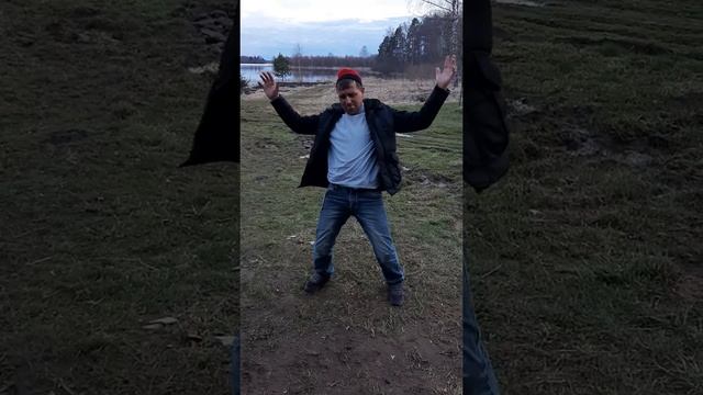 Пьяные на деревне.ЛЮБЫЕ ГУБЫ ДЮКА ЦЕЛУЮТ. Смотреть до конца! Он ещё и поёт! смотреть онлайн