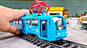 Едет ТРАМВАЙ ГОРИТ СВЕТ ЕСТЬ ЗВУК! Новинка Технопарк. Про машинки.