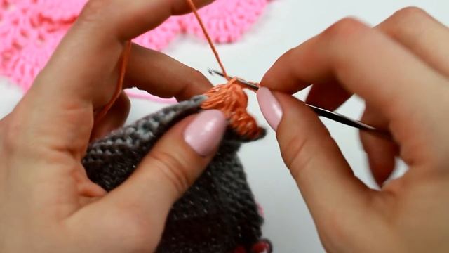 Цветы из пышных столбиков. Обвязка края крючком. смотреть онлайн