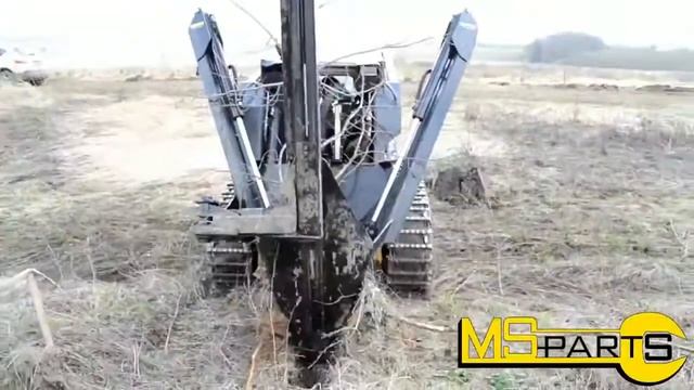 Пересадчик деревьев на мини-погрузчик смотреть онлайн