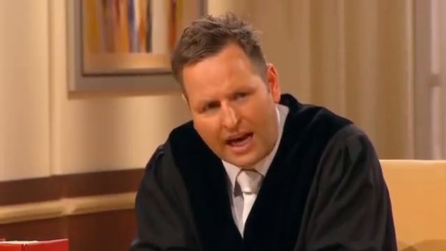 Stress bei der Verhandlung! Hat Bernd seine Mieterin überfallen? | 1/2 | Richter Alexander Hold смотреть онлайн