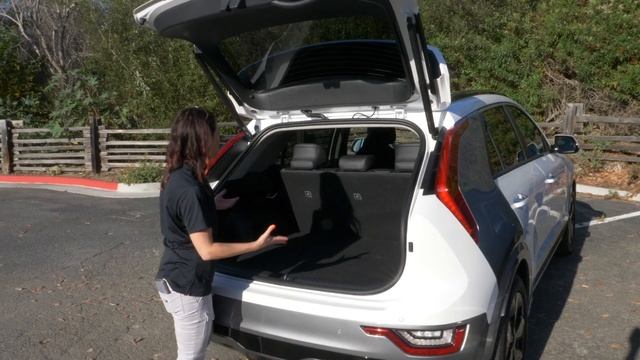 Five Good & Five Bad Things! 2023 Kia Niro Review