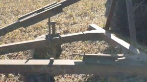 МТЗ 82 с ДВС СМД 22 пашня четырёх корпустным плугом от ДТ 75